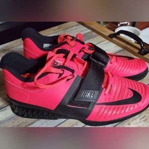 NIKE ROMALEOS 3 - SIREN RED - MENS SIZE 11 - TRAINING WEIGHTLIFTING